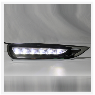 09-15 mazda rui ala luz diurna - un par